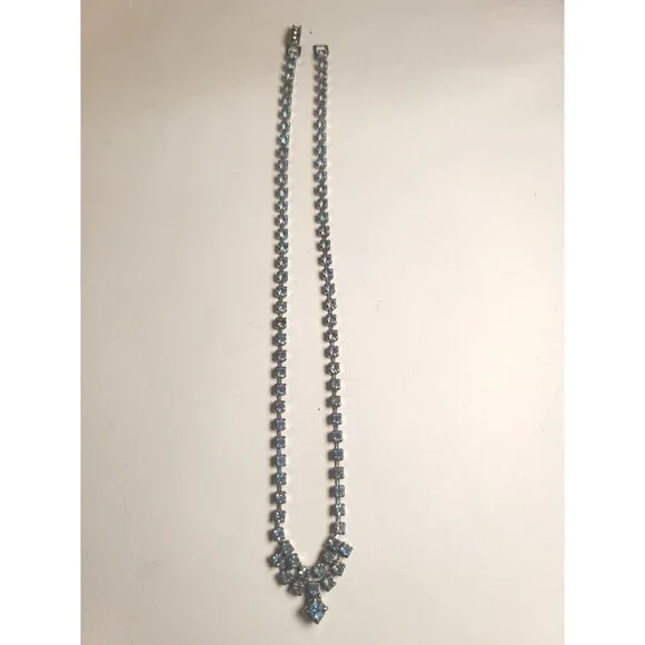 Vintage 1950s Baby Blue Rhinestone 16" Necklace - Picture 5 of 8